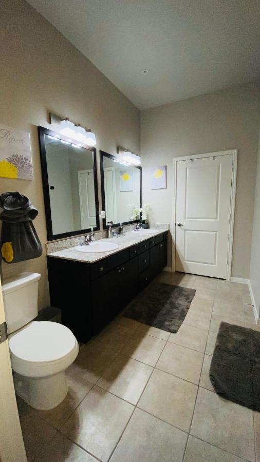 Walk To Nrg-city View Balcony- Free Parking-2bdrm Near Nrg-med Center-galleria-downtown Apartment