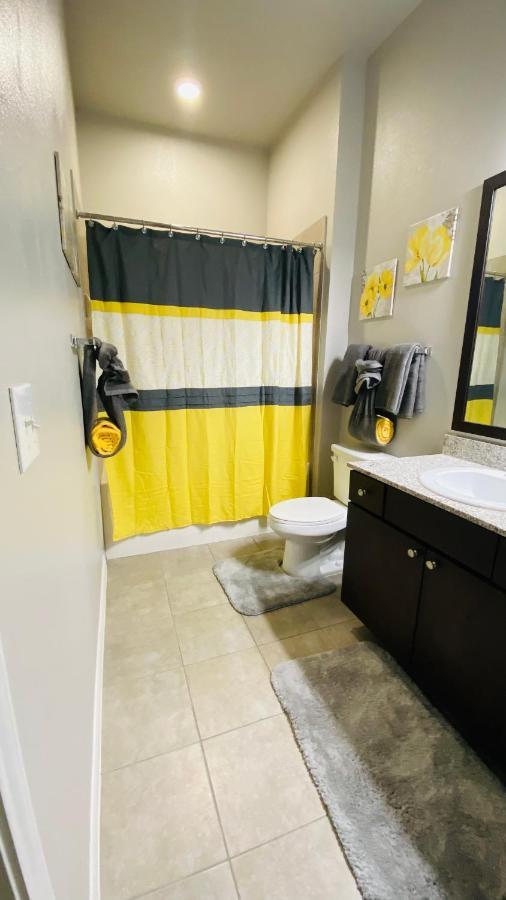 Apartment Walk To Nrg-city View Balcony- Free Parking-2bdrm Near Nrg-med Center-galleria-downtown *