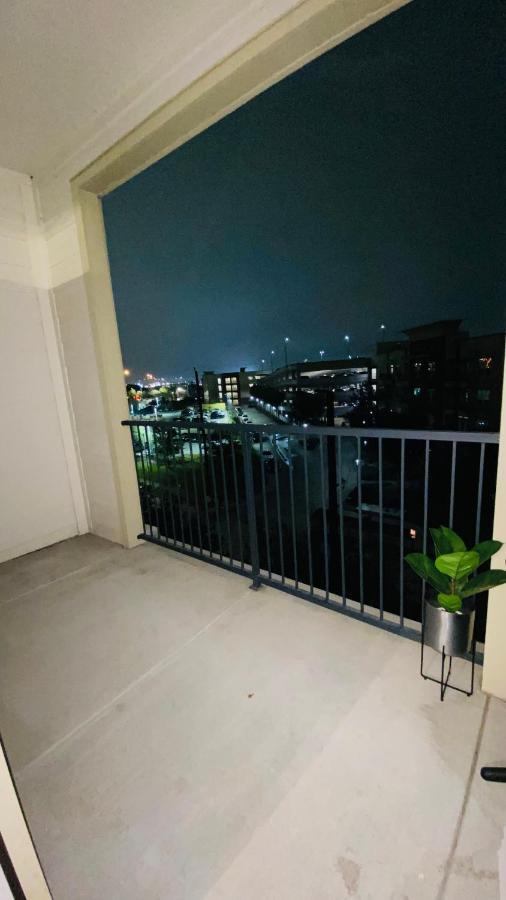 Walk To Nrg-city View Balcony- Free Parking-2bdrm Near Nrg-med Center-galleria-downtown Apartment *