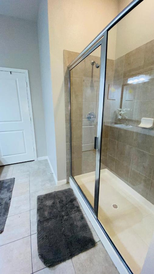 Walk To Nrg-city View Balcony- Free Parking-2bdrm Near Nrg-med Center-galleria-downtown