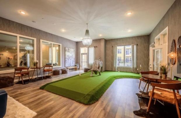 Apartment Walk To Nrg-city View Balcony- Free Parking-2bdrm Near Nrg-med Center-galleria-downtown Houston